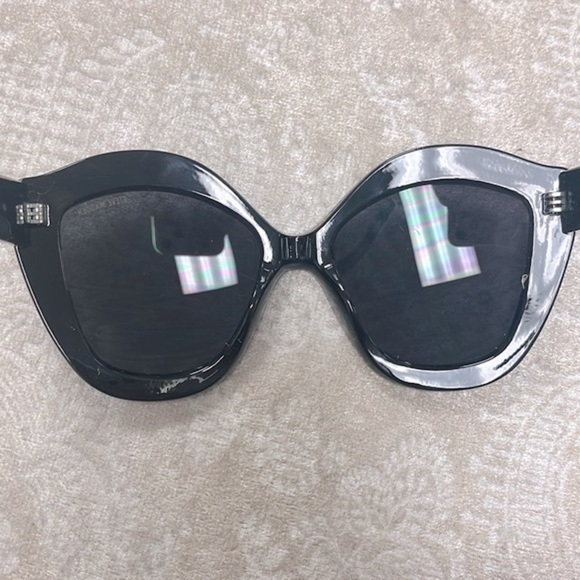 Brand New Steve Madden Oversized Cat Eye Black Sunglasses w/ Rhinestone Accents - Picture 9 of 16